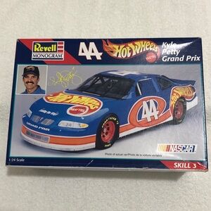 NASCAR Kyle Petty 1:24 scale model. #44